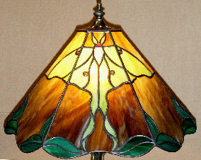 lauras_luna_moth_lamp001002.jpg